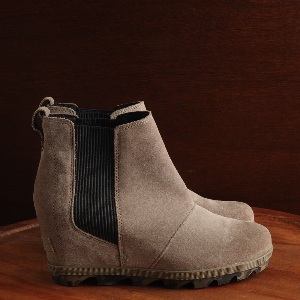 Sorel Boots Womens SZ 8 Beige Joan Of Arctic Wedge II Leather Ankle Distressed